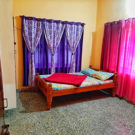 Royal Palm Homestay มาดิเครี ภายนอก รูปภาพ