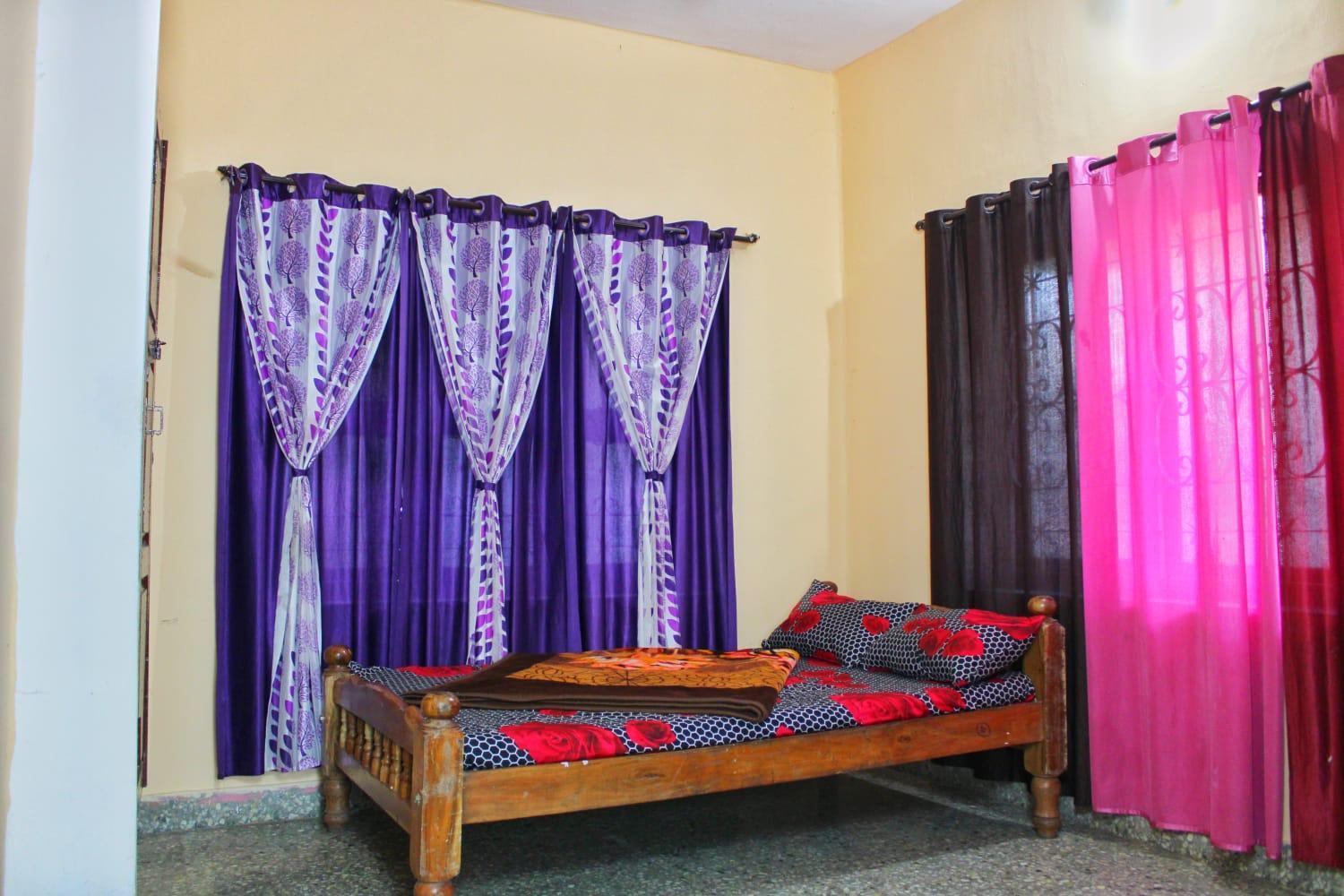 Royal Palm Homestay มาดิเครี ภายนอก รูปภาพ