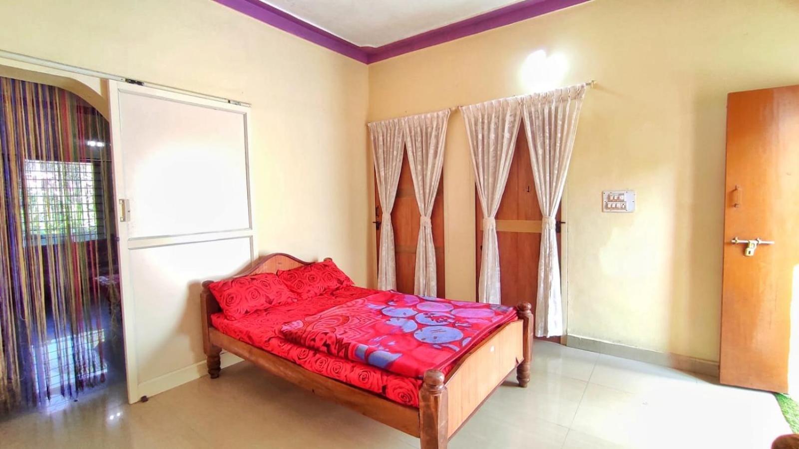 Royal Palm Homestay มาดิเครี ภายนอก รูปภาพ